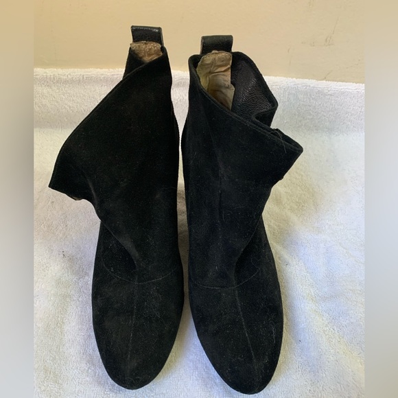 Suede boot - Picture 2 of 3